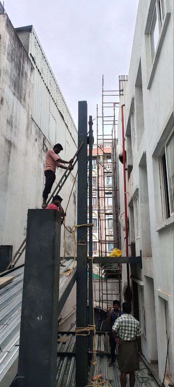Steel columns being erected at Vale Hospital